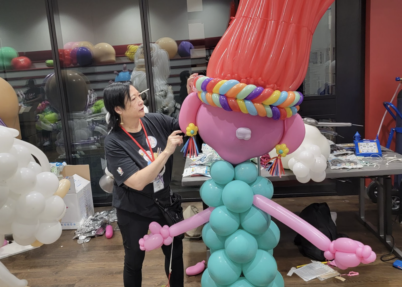 Neighbor Korene Tom Is Taking Her Balloon Artistry On The Road For Charity