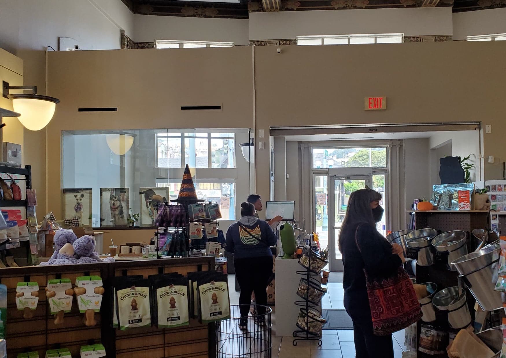 Ocean Paws Pet Shop Expands To Add Vet Hotel Services Ocean Paws Pet Shop Expands To Add Vet Hotel Services